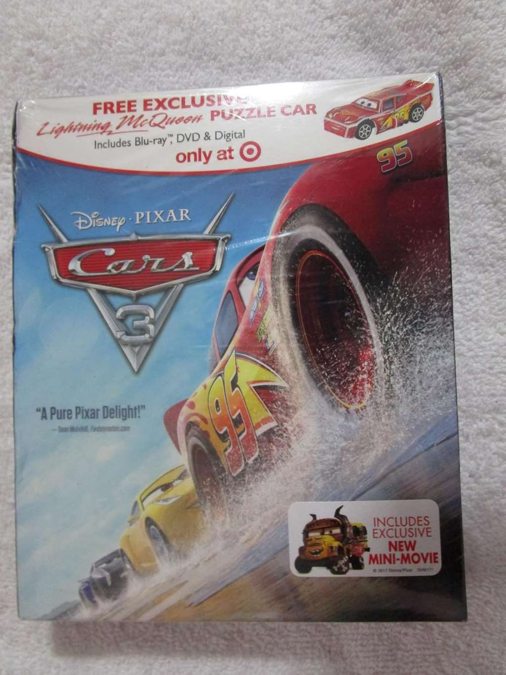 Cars 3 bluray dvd digital target exclusive lightning McQueen puzzle car exclusive