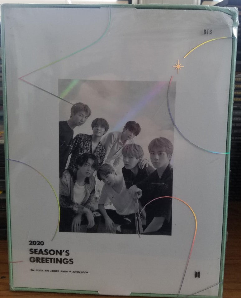 Season's Greetings 2020 [Incl. 2020 Desk Calendar, 6-Ring Diary,Making of DVD, ID Photo Set, Mini Poster Set, Lenticular Photo,Greeting Message Card Set + Selfie Sticker Set]